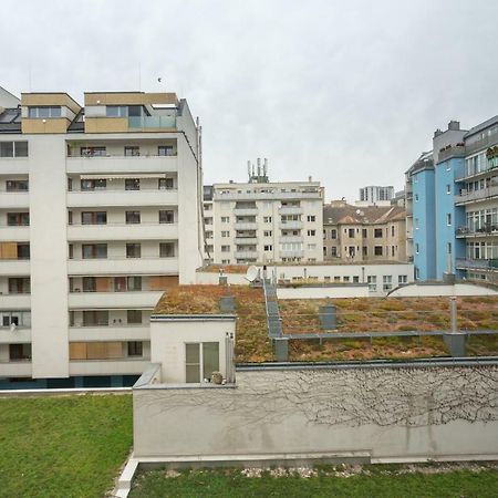 Apartament Spacious With Balcony Wiedeń Zewnętrze zdjęcie